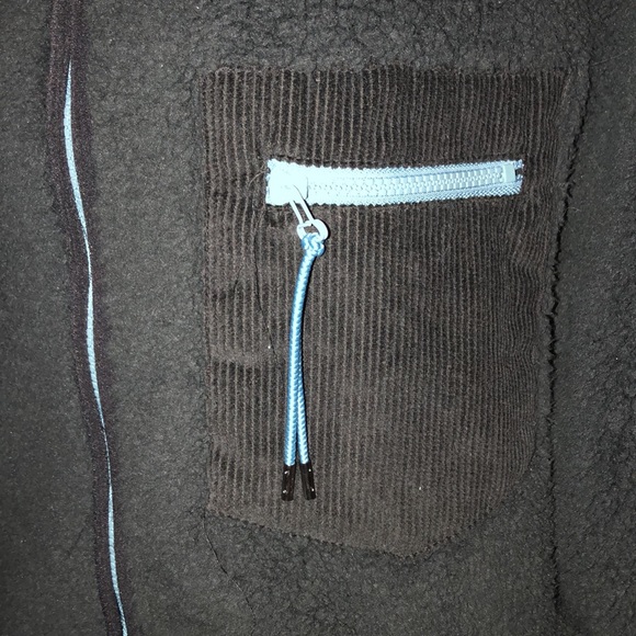 NWT Urban Outfitters black sherpa jacket with blue zippers and corduroy details - Picture 6 of 13